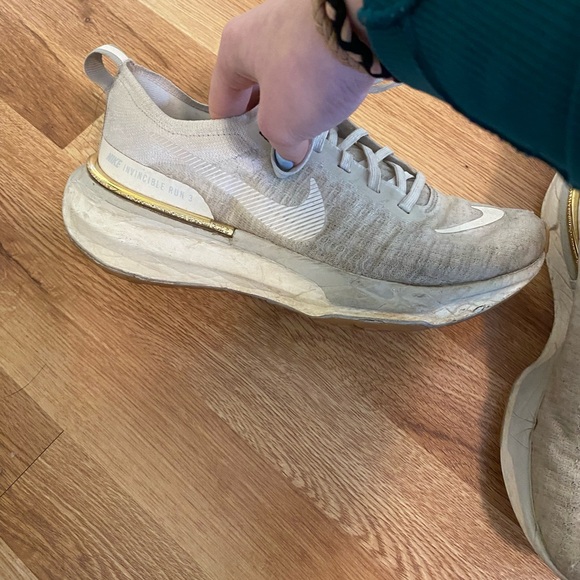 Nike Invincible Run 3 Running Shoes - Picture 3 of 5